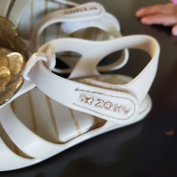 Toddler sandals - Picture 2 of 3